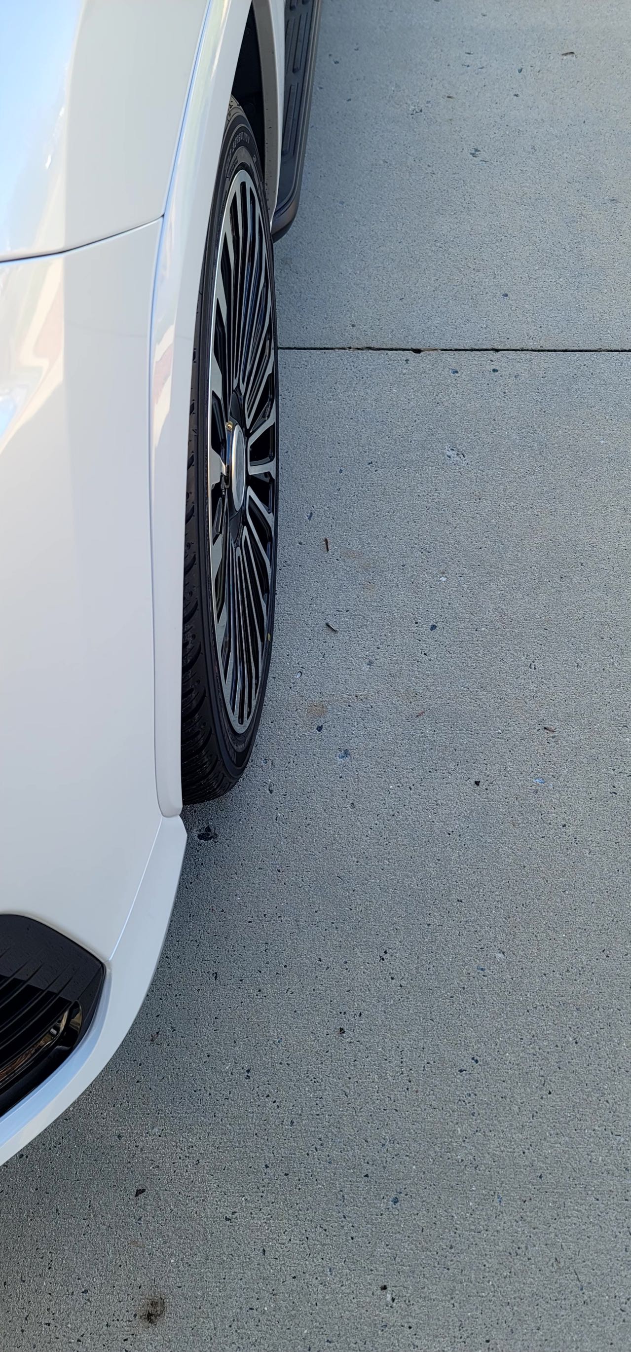 We produced premium quality forged wheels rims for LEXUS LX600 2021+ Our wheels sizes: Front 24 x 10 ET 50 Rear 24 x 10 ET 50 Finishing: Black Diamond Forged wheels can be produced in any wheel specs by your inquiries and we can provide our specs