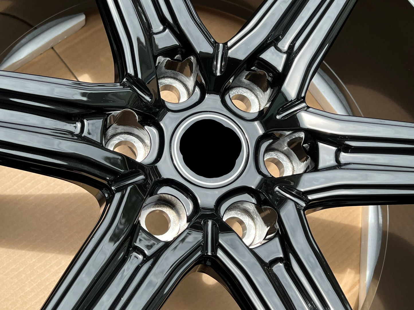 We manufacture premium quality forged wheels rims for TOYOTA LAND CRUISER 300 LC 300 in any design, size, color. Wheels size: 21 x 10 ET 23 PCD: 6 X 139.7 CB: 95.1 Forged wheels can be produced in any wheel specs by your inquiries and we can provide our specs