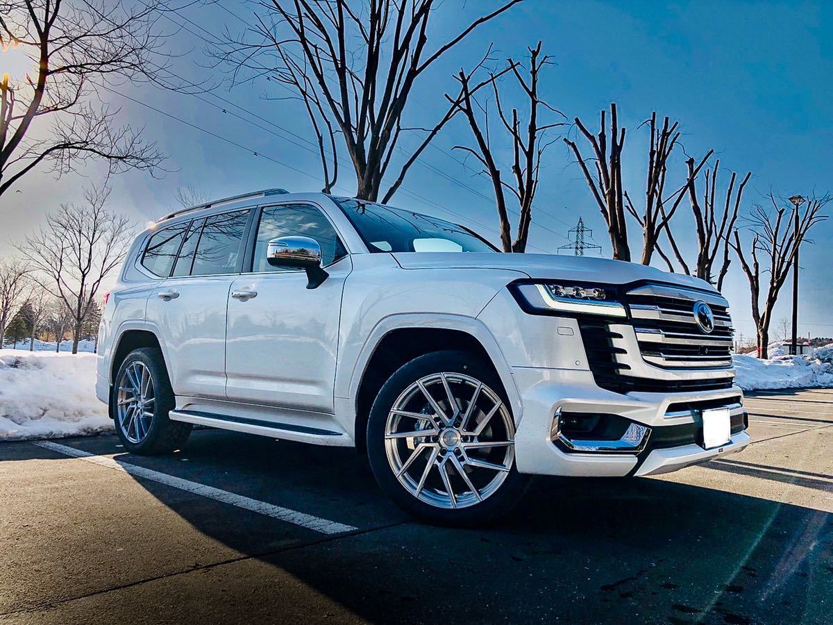 We manufacture premium quality forged wheels rims for TOYOTA LAND CRUISER 300 LC 300 in any design, size, color. Wheels size: 22 x 9.5 PCD: 6 X 139.7 CB: 95.1 Forged wheels can be produced in any wheel specs by your inquiries and we can provide our specs