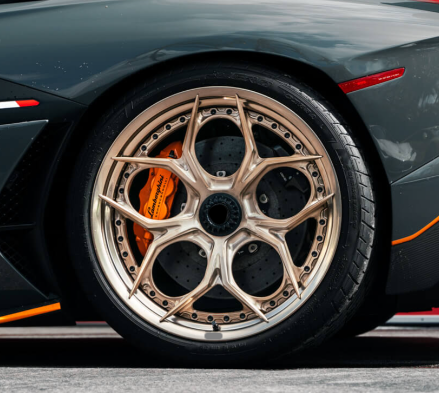 RINES FORJADOS AFTERMARKET DE 3 PIEZAS PARA LAMBORGHINI AVENTADOR SVJ